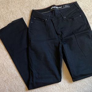 Black, curvy fit jeans